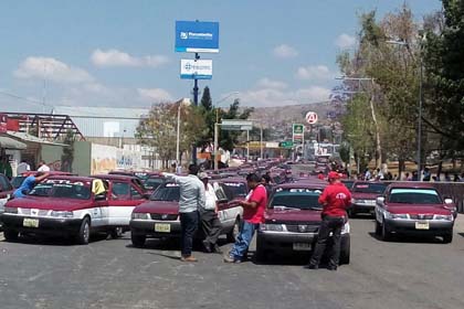 taxistas_bloquean