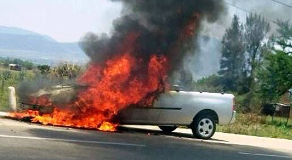 camioneta incendiada