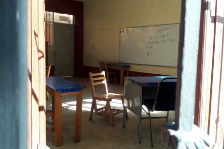 escuela cerrada1