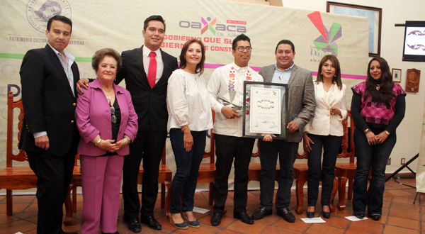 jovenes premiados1